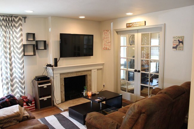 Foto del edificio - 3 br, 1 bath House - 1420 South Leyden Street