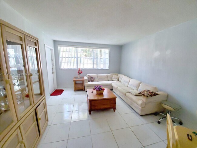 Foto del edificio - 1333 E Hallandale Beach Blvd