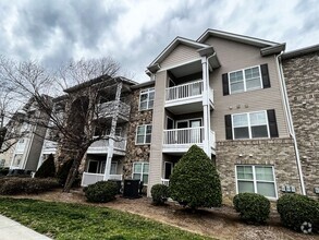 Building Photo - 7102 W Friendly Ave