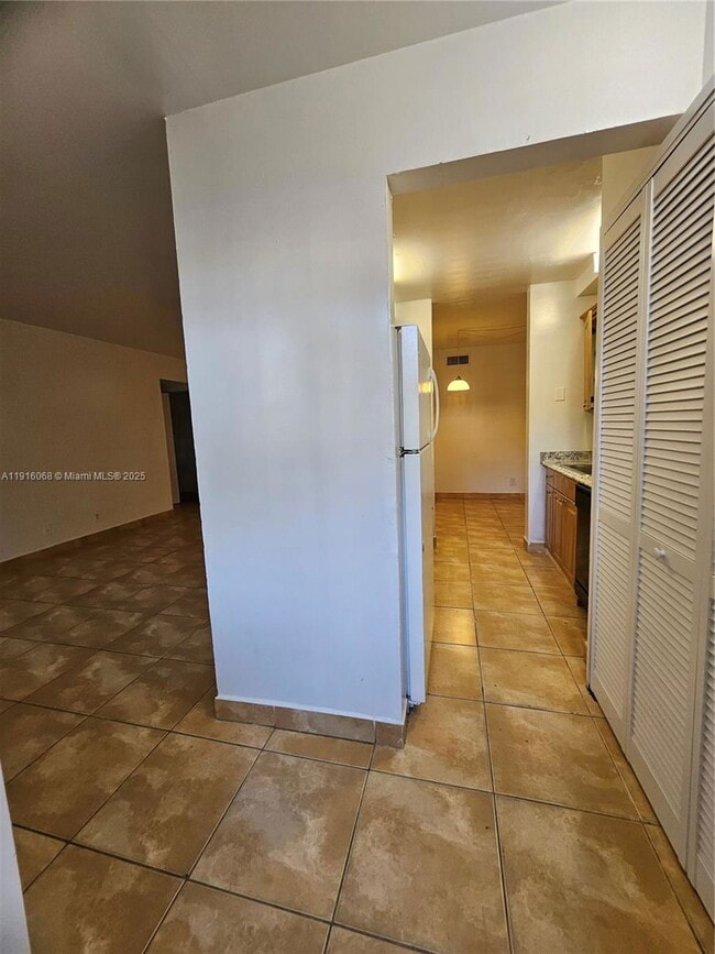 Foto del edificio - 11570 NW 42nd St