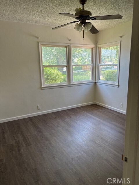 Building Photo - 45002 Kingtree Ave