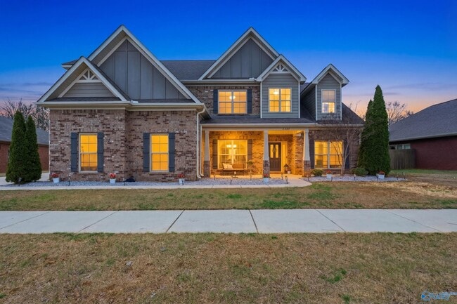 Foto del edificio - 8349 Anslee Way NW