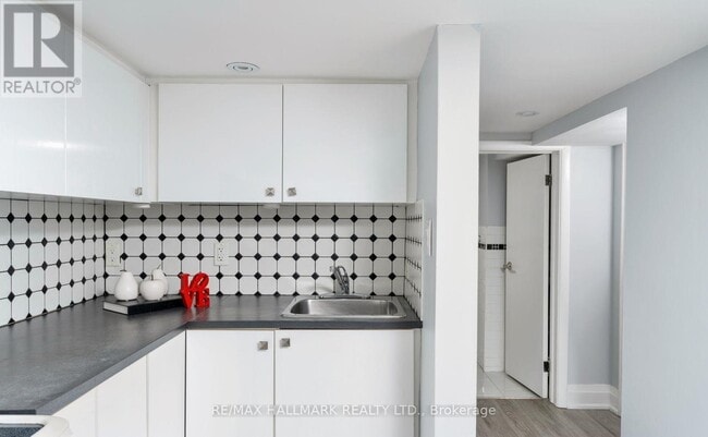 Building Photo - 46 Miranda Ave