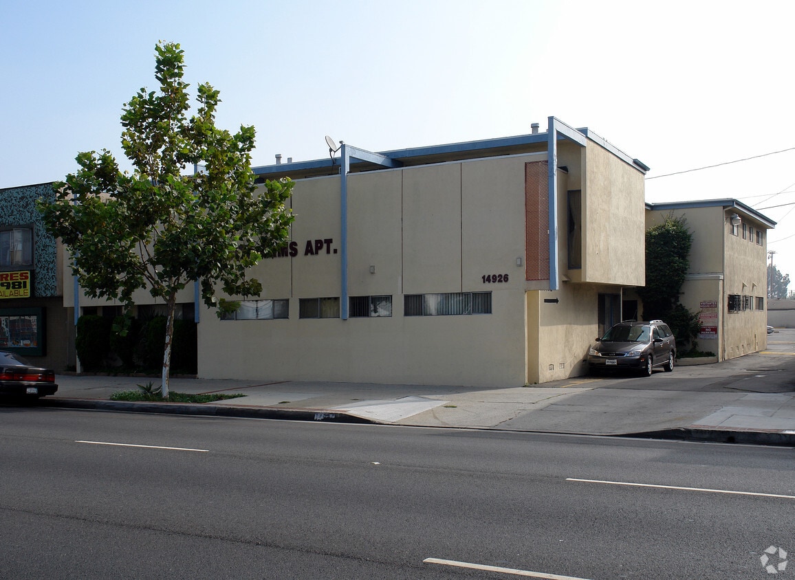 Primary Photo - Glory Arms Apartments