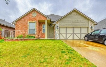 Building Photo - 2204 Alameda Park Dr