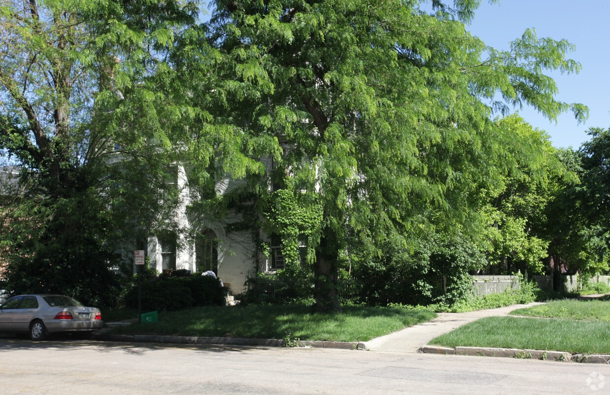 Building Photo - Barr Terrace Apartments