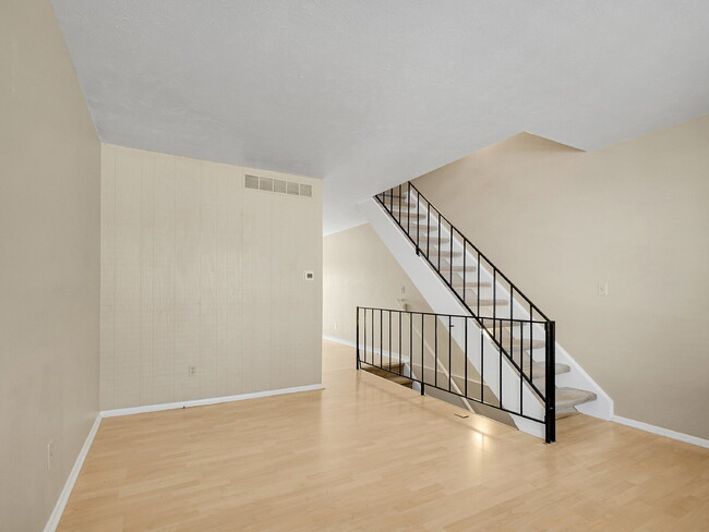 Building Photo - $2,295.00, 2-bed, 3-bath Condo in Westmins...