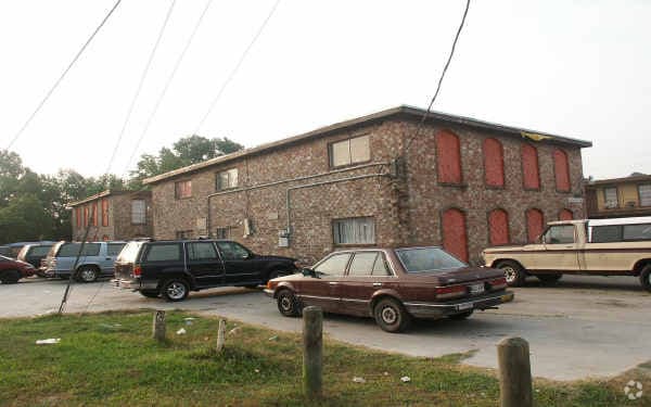 Building Photo - Jacinto Oaks