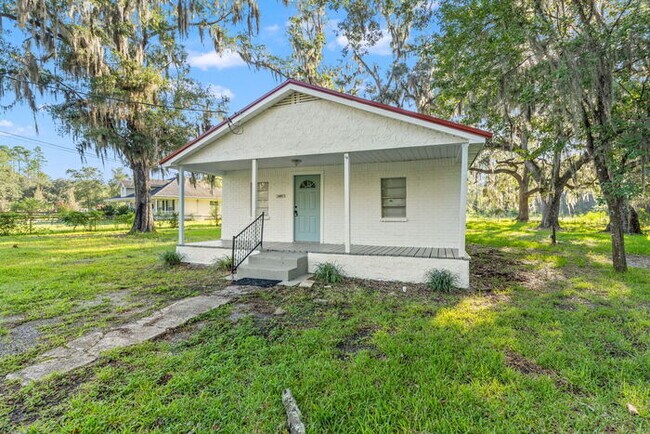 Foto del edificio - Modern Comfort Meets Country Charm 2BR/1BA...