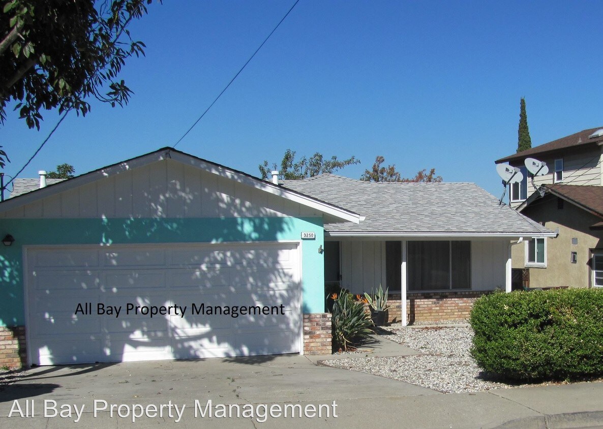 Primary Photo - 3 br, 2 bath House - 3250 Ridge Crest Ct.