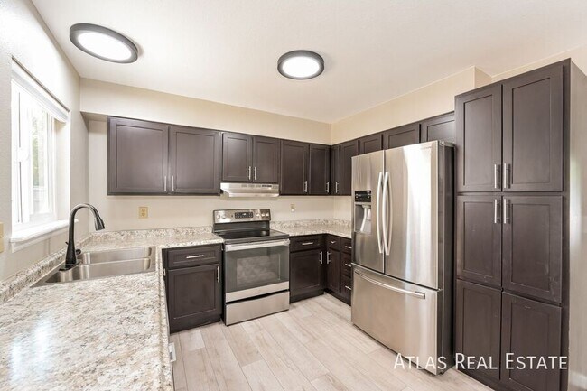Foto del edificio - 6 WEEKS FREE RENT IF MOVED IN BY 11/15!  4...