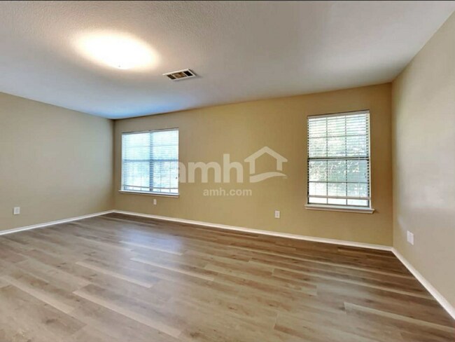 Foto del edificio - 3845 Cane River Rd