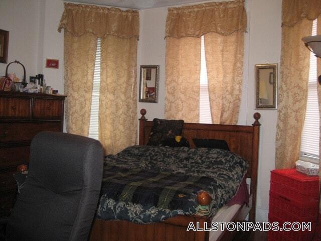 Building Photo - 15 Scottfield Rd