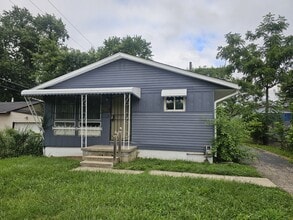Building Photo - 1999 Woodland Ave