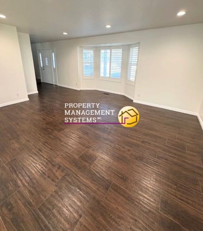 Foto del edificio - 5 Bedroom Home in Draper!