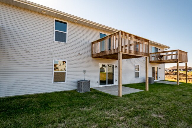 Building Photo - 379 Redwood Ct