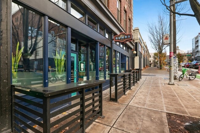 Building Photo - AVIA on Pike Street