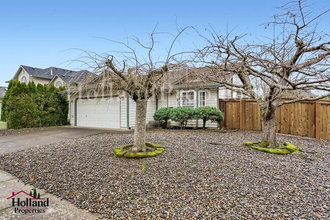 Building Photo - Lovely 3-Bedroom Hillsboro Home with A/C!