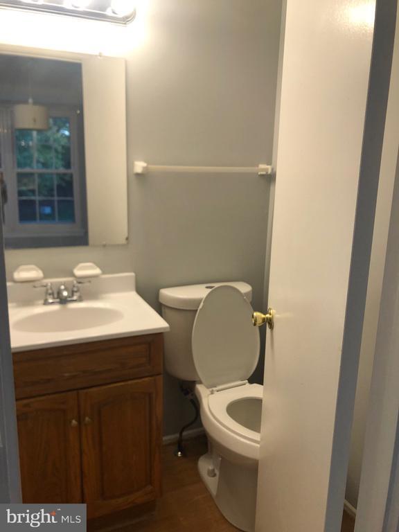 Foto del edificio - 712 Ivy League Ln