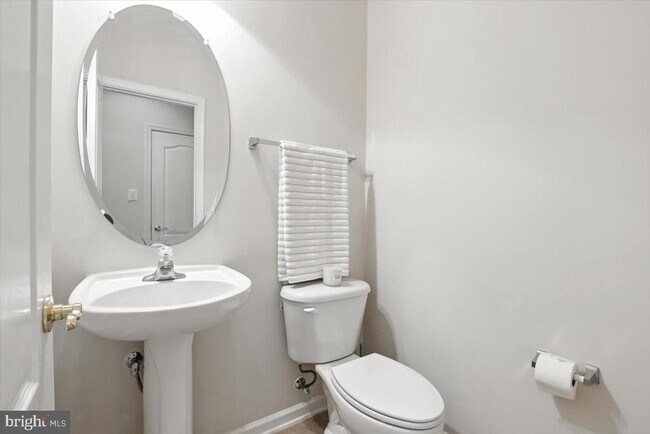 Foto del edificio - 6980 Landseer Drive