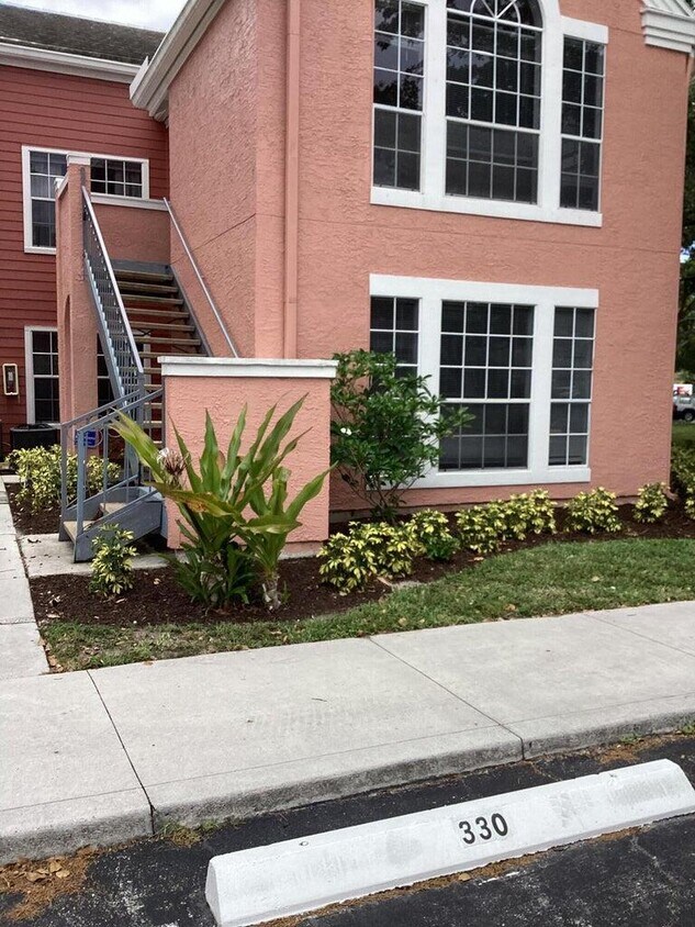 Foto principal - 1011 Crystal Way