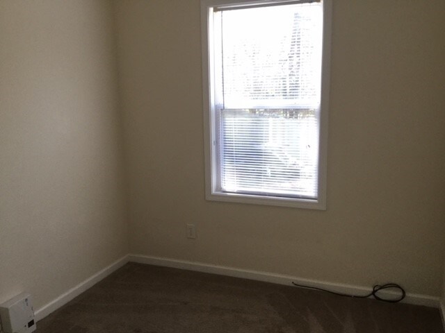 Foto del edificio - 413 Marsh Lake Rd SE