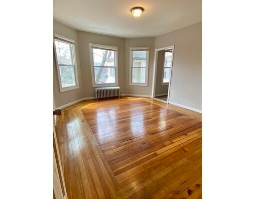 Foto del edificio - 729 Belmont Ave