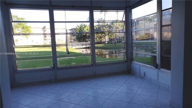 Foto del edificio - 4410 W Oakland Park Blvd