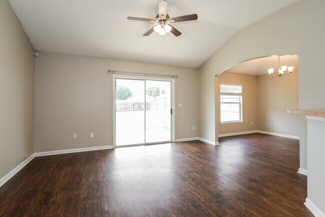 Foto del edificio - 1864 Creekview Dr