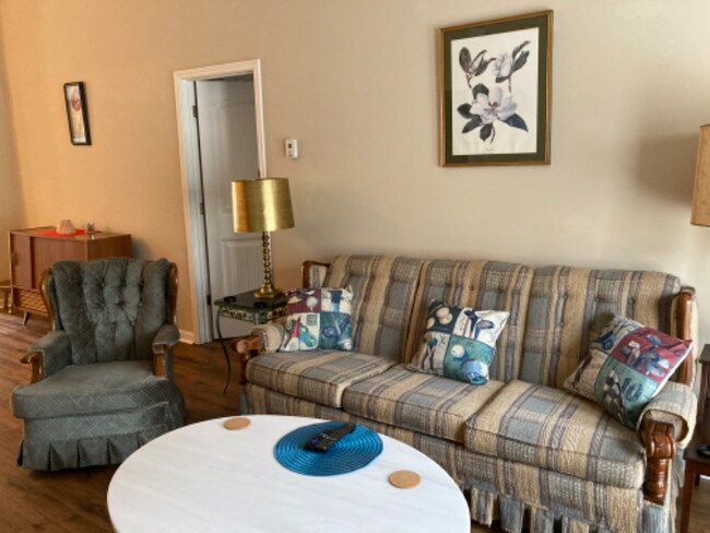 Building Photo - 2653 York Dr