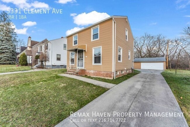 Building Photo - 5331 Clement Ave, Maple Hts - Really Lovel...