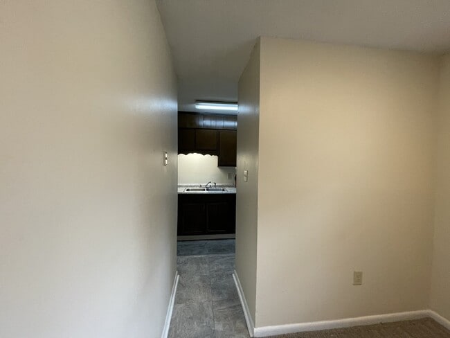 Building Photo - Apartment for Rent