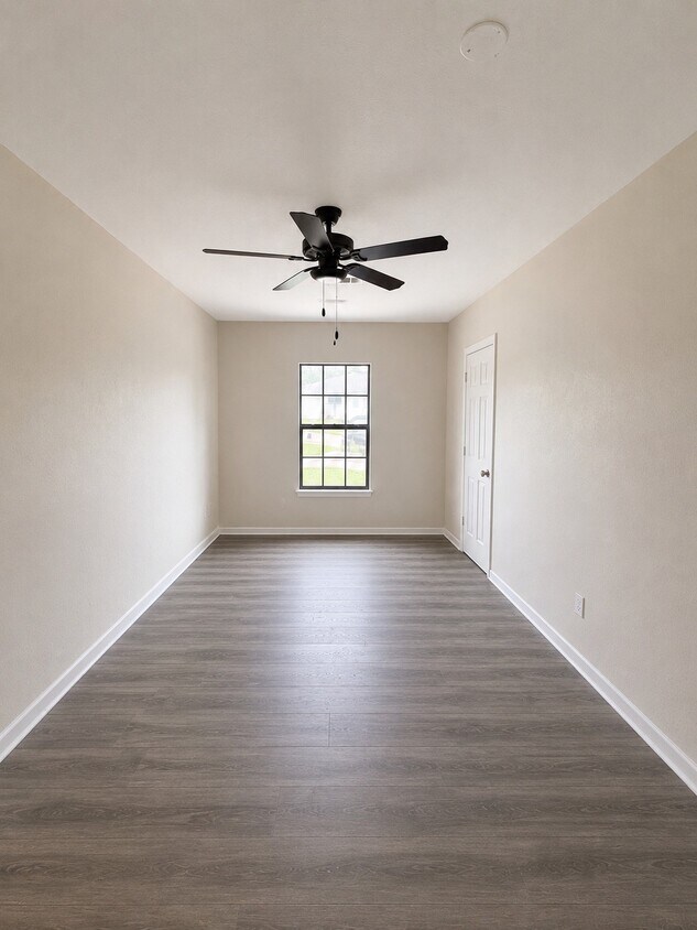 Foto del edificio - 14531 Essendine Ln