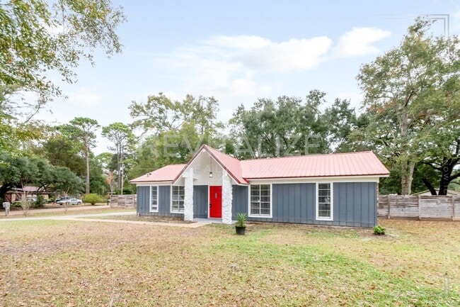 Building Photo - Newly Renovated 3 Bed 2 Bath Home in Theodore!