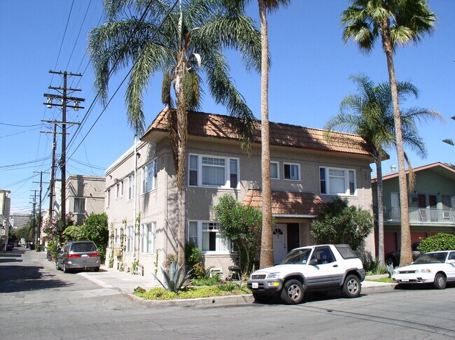 Building Photo - 25 Esperanza Ave