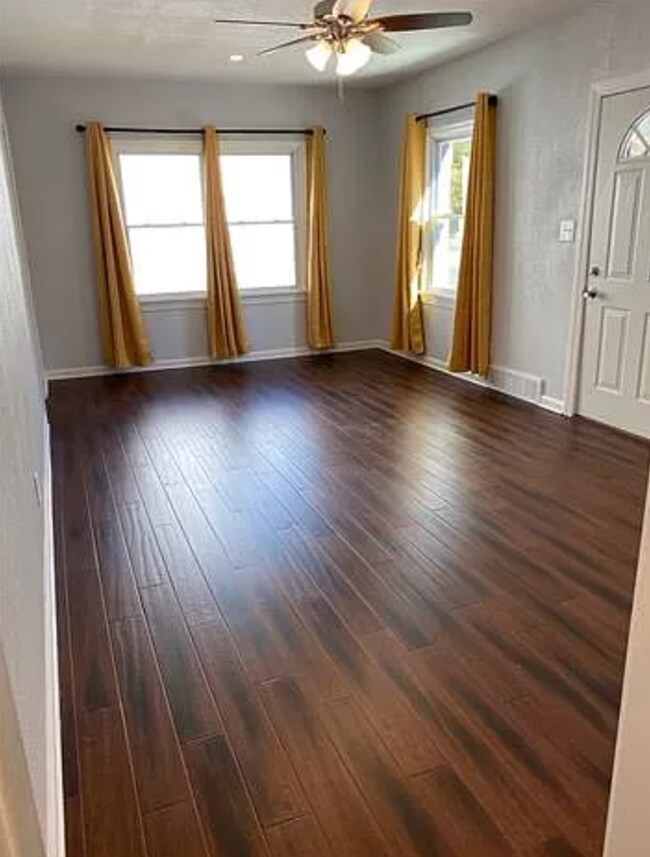 Foto del edificio - 7430 Paseo Blvd