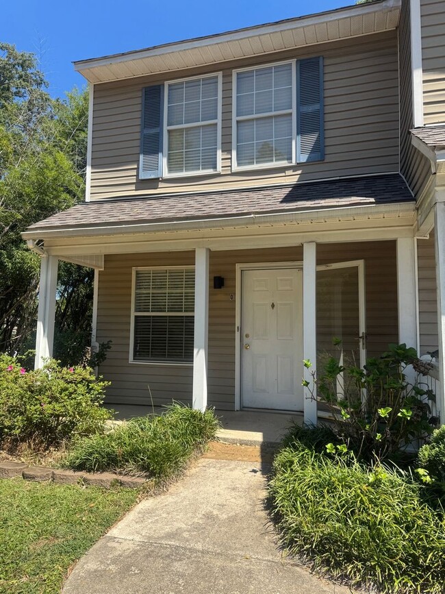 Building Photo - 442 Stanley Ave
