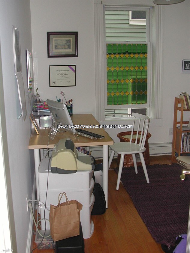 Primary Photo - 412 Sumner St