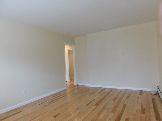 Building Photo - 26 Dayton Rd