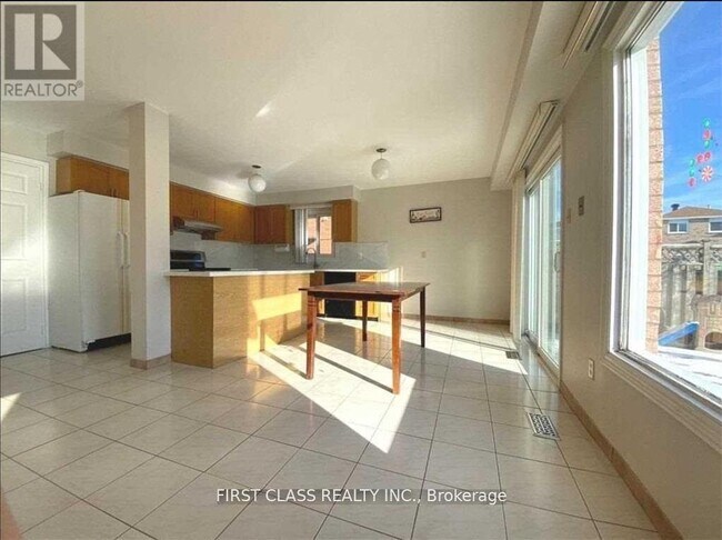 Building Photo - 11 Coleraine Ave