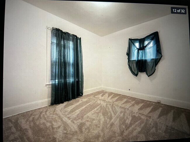 Foto del edificio - 16501 Nicholas Ave