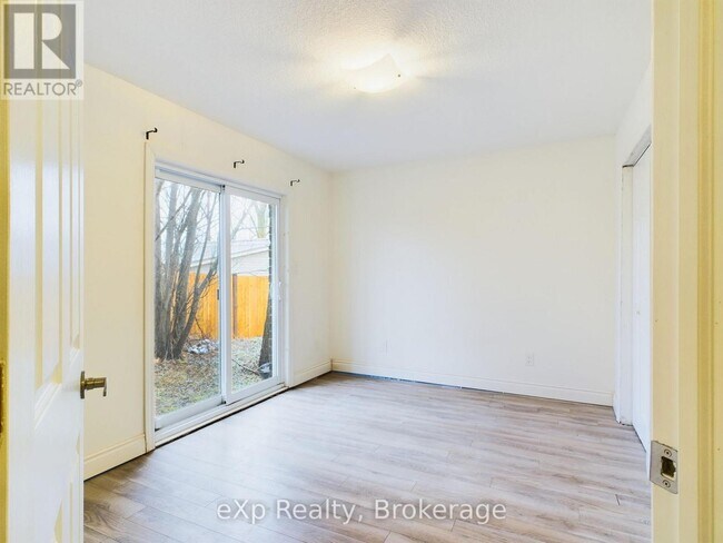 Photo du bâtiment - 55 Regent St S