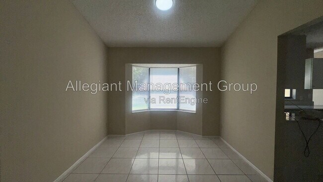 Foto del edificio - 7107 Blair Dr