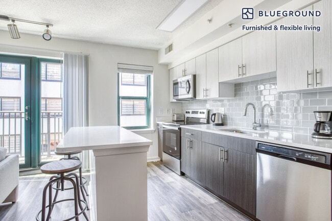 Foto del edificio - 1301 M St NW