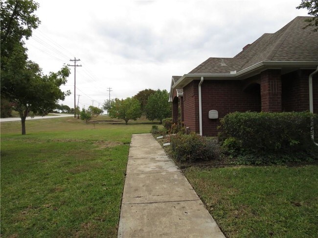 Building Photo - 603 FM740