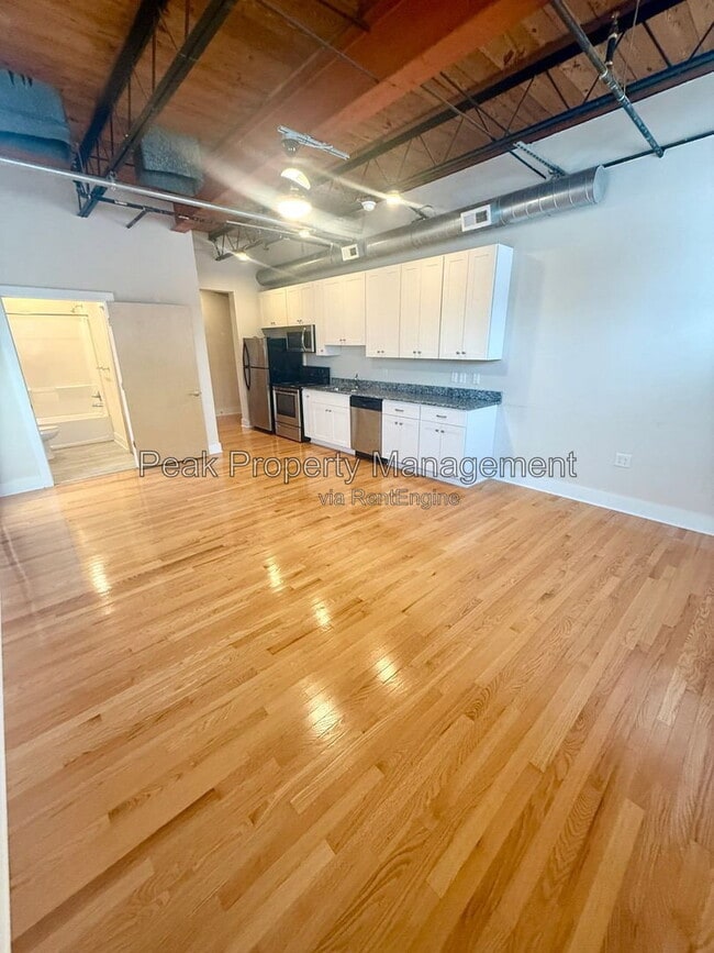 Photo - 2709 West Broad Street Apartment