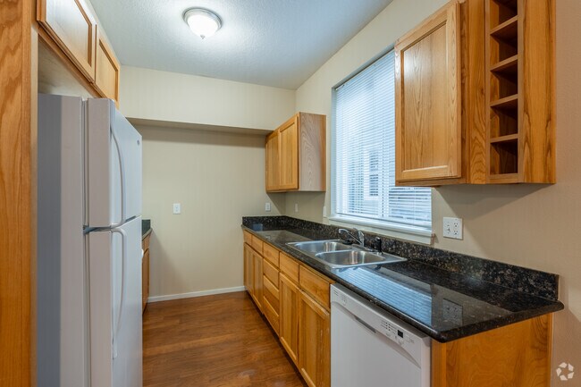 4 habitaciones, 2,5 baños - 1702 pies cuadrados - Cocina - The Ponderosa