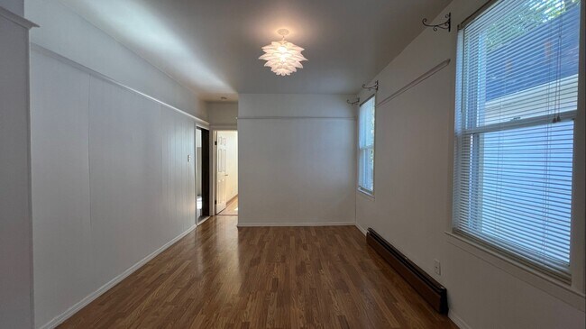 Building Photo - 350 Pelton Ave