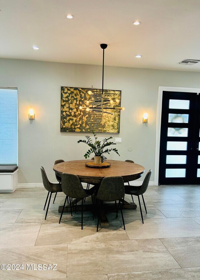 Foto del edificio - 5635 E Vía Arboleda