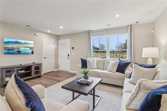 Foto del edificio - 6644 Red Oak Wy